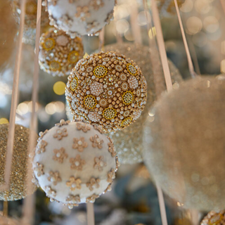 EDG Enzo De Gasperi Weihnachtskugel mit goldenen Tausendperlen, 12 cm