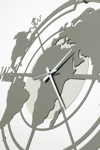 Arts and Crafts Reloj grande con mapa del mundo en marfil y barro D. 68 cm