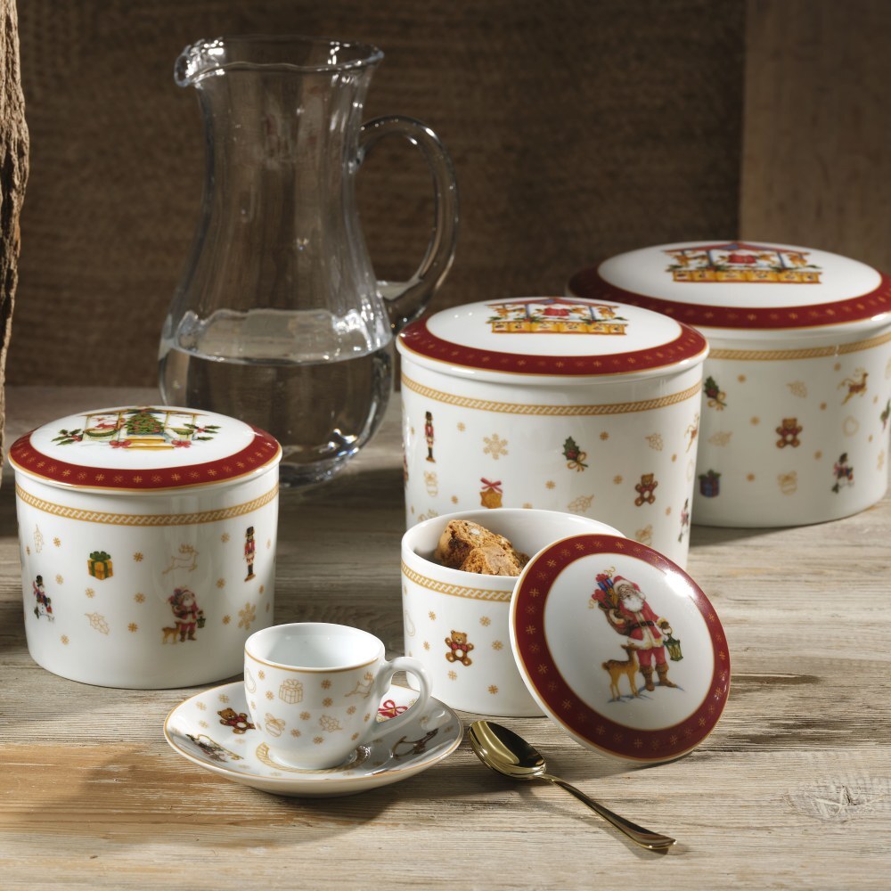 Weissestal Set aus 2 Weihnachtstassen und Untertassen aus Porzellan