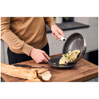 Zwilling Joy Plus Antihaft-Bratpfanne D24 cm aus Stahl