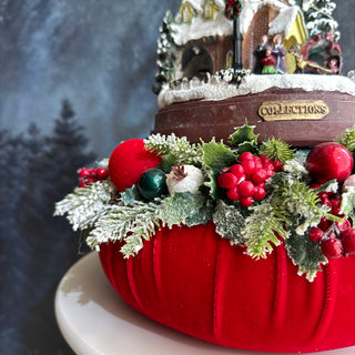 Die Joys-Bogenspitze aus rotem Samt, H130 m