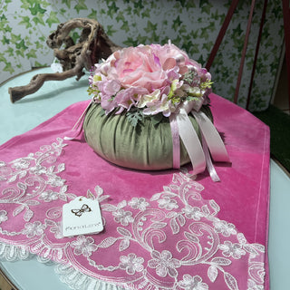 Fiori Di Lena Runner in Velluto Rosa con Pizzo Floral 145x40 cm