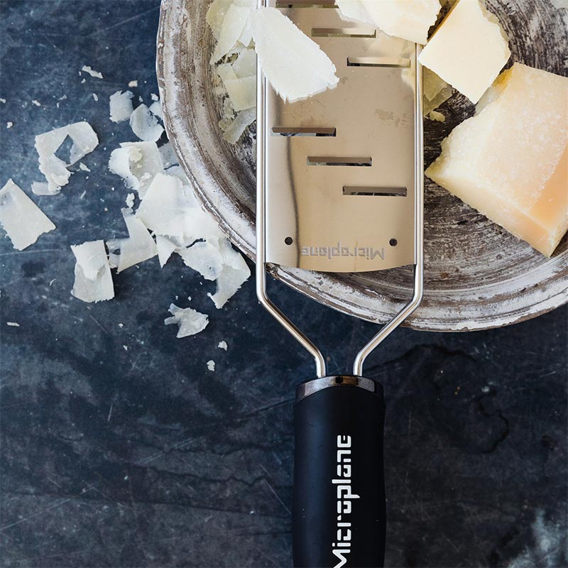 Microplane Grattugia Linea Gourmet Lama a Scaglie Grandi Nero