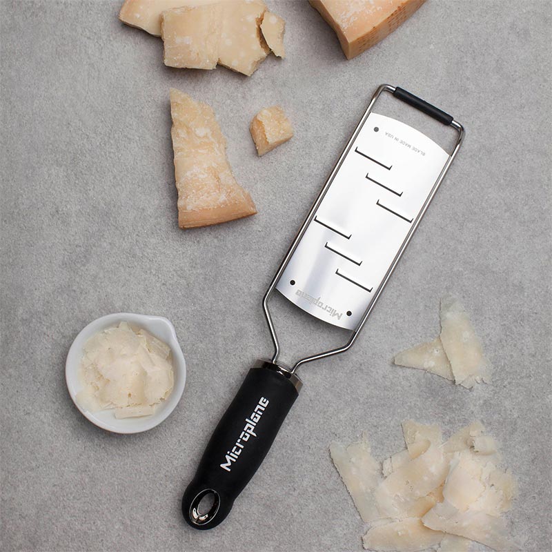Microplane Grattugia Linea Gourmet Lama a Scaglie Grandi Nero