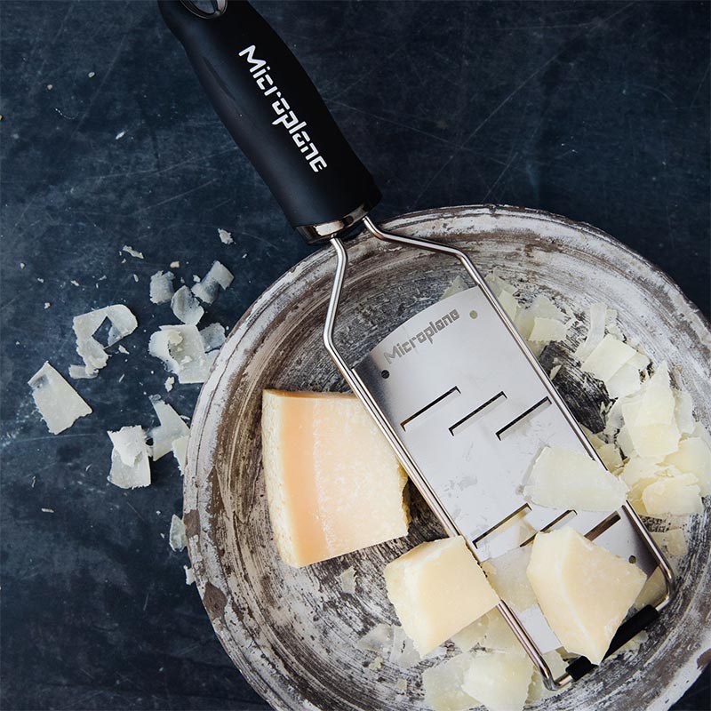 Microplane Grattugia Linea Gourmet Lama a Scaglie Grandi Nero