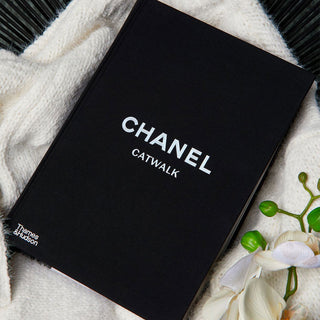 Libro de pasarela Thames &amp; Hudson Chanel