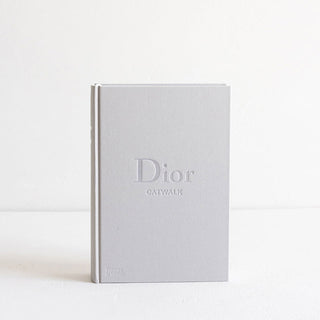 Libro de pasarela Thames &amp; Hudson Dior