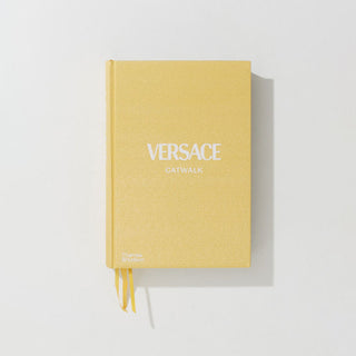 Pasarela Thames &amp; Hudson Book Versace