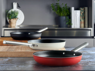 Smeg Cookware Frying Pan 28 cm 50's Style CKFF2801BLM Black
