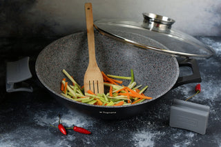 Tognana Wok 32cm With Aroma Lid + Ambitious Potholders